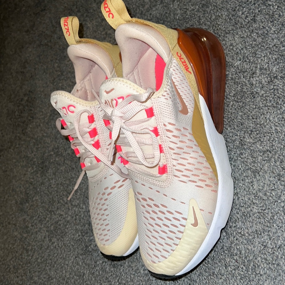Nike Air 270